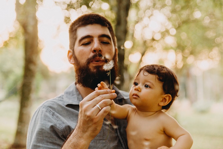 Dlaczego obecny ojciec jest tak ważny w życiu dziecka